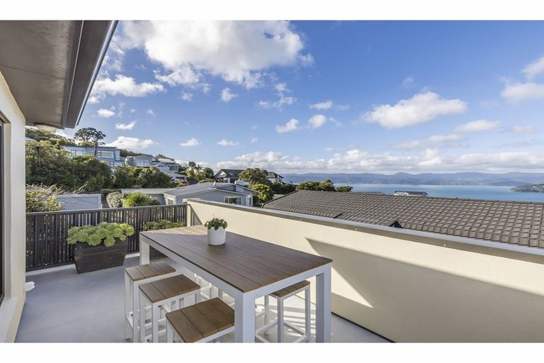 Photo of property in 12 Whitu Street, Khandallah, Wellington, 6035