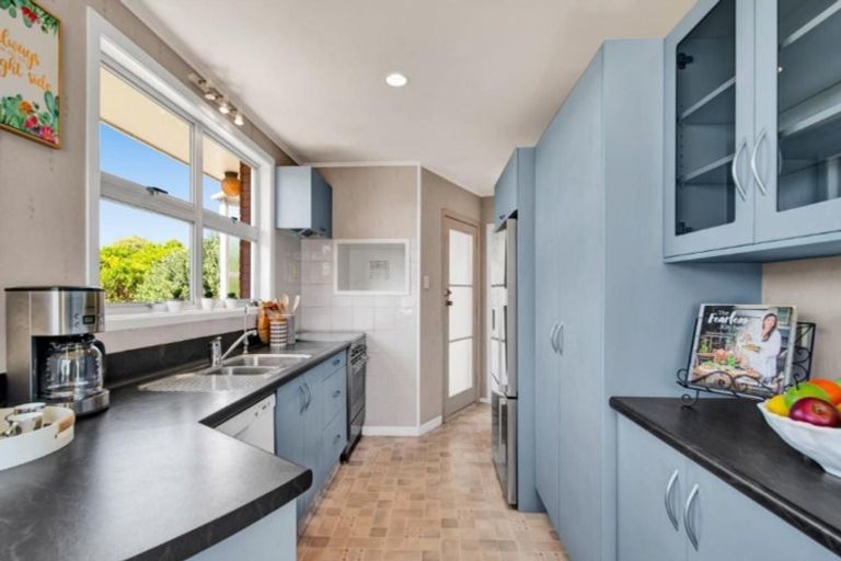 Photo of property in 9 Kennedy Place, Merrilands, New Plymouth, 4312