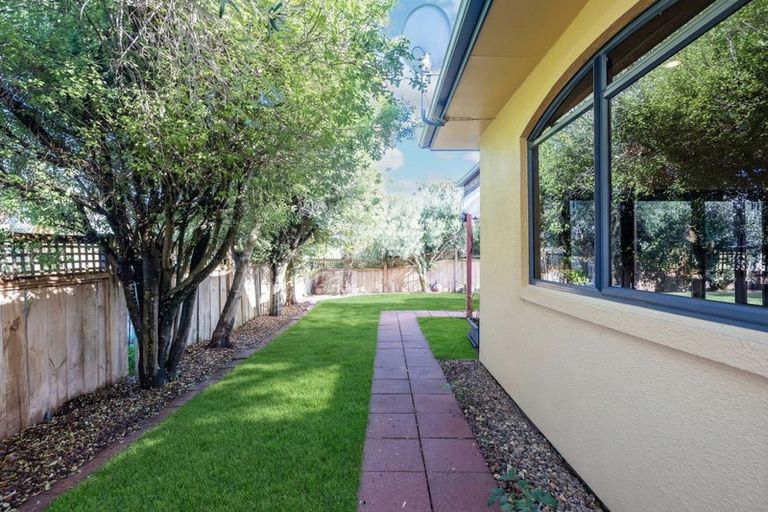 Photo of property in 42 Ayrshire Drive, Grandview Heights, Hamilton, 3200