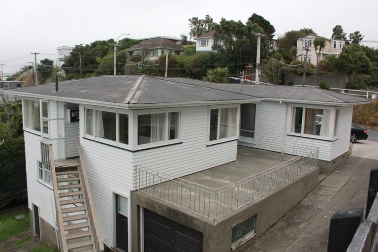 Photo of property in 73 Mills Road, Brooklyn, Wellington, 6021