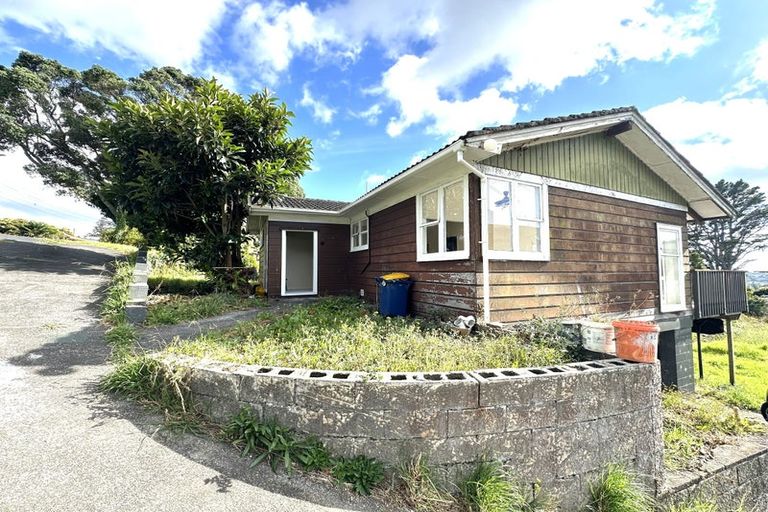 Photo of property in 305 Don Buck Road, Massey, Auckland, 0614
