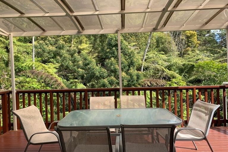 Photo of property in 9 Springwater Vale, Unsworth Heights, Auckland, 0632