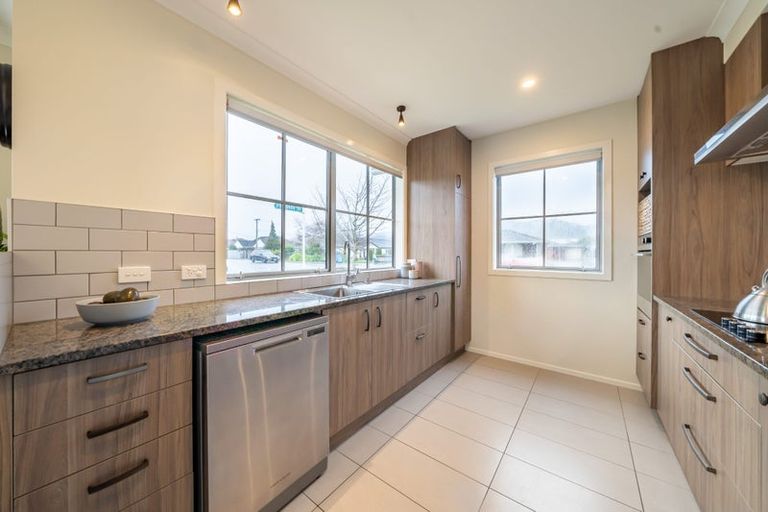 Photo of property in 1 Yeats Grove, Trentham, Upper Hutt, 5018