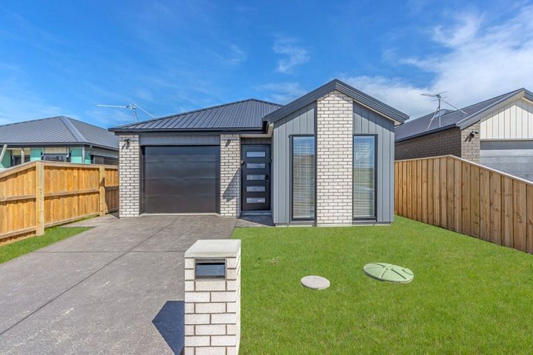Photo of property in 8 Oakmill Drive, Casebrook, Christchurch, 8051
