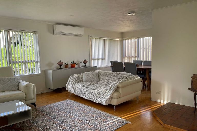 Photo of property in 42 Cyclarama Crescent, Massey, Auckland, 0614