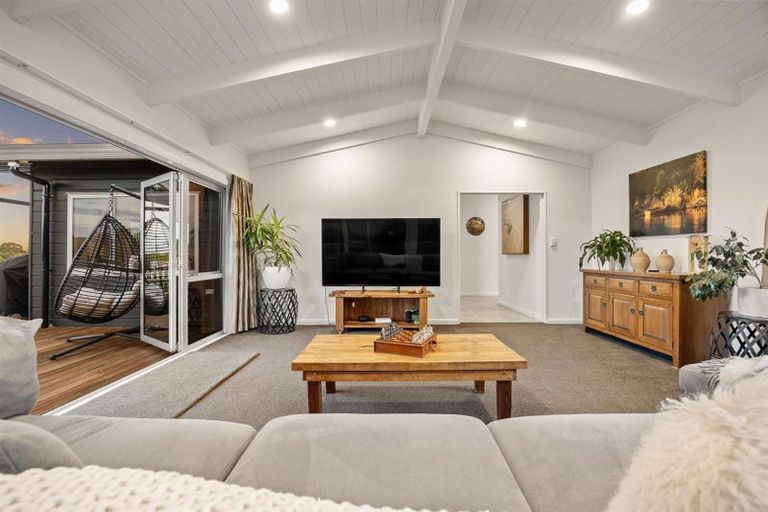 Photo of property in 145 Hanham Road, Kumeu, 0891