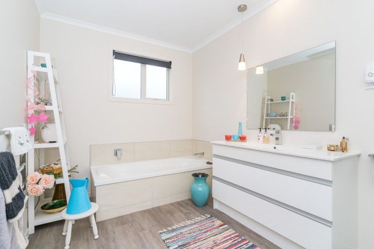 Photo of property in 35 Heathfield Drive, Mosgiel, 9024