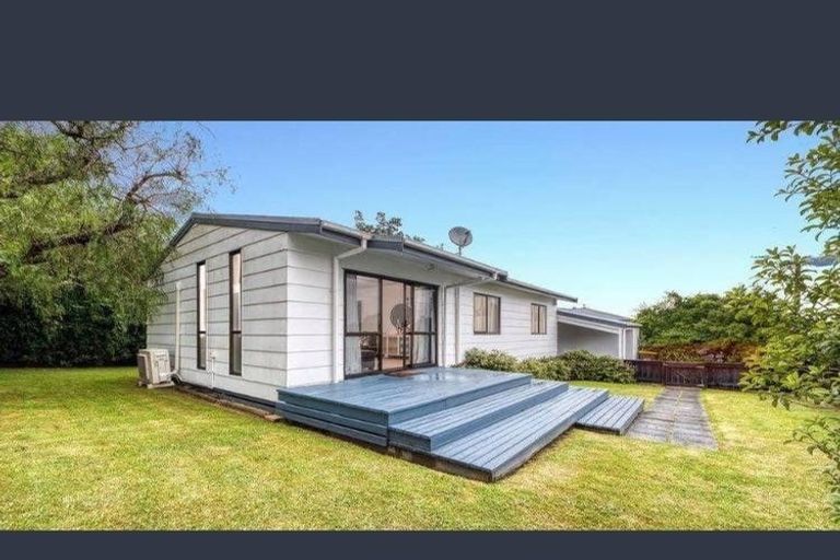 Photo of property in 2a Hughes Terrace, Te Atatu Peninsula, Auckland, 0610