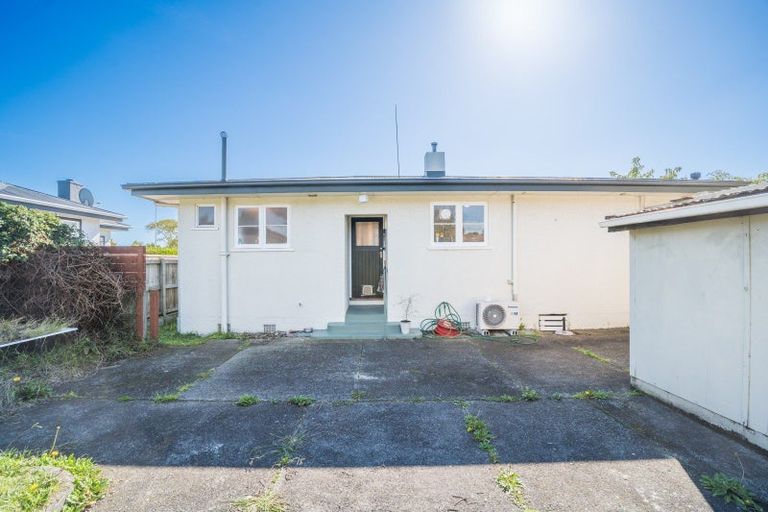 Photo of property in 32 Aberdeen Avenue, Takaro, Palmerston North, 4412