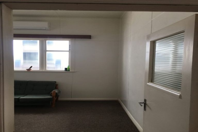 Photo of property in 19 Myrtle Crescent, Mount Cook, Wellington, 6021