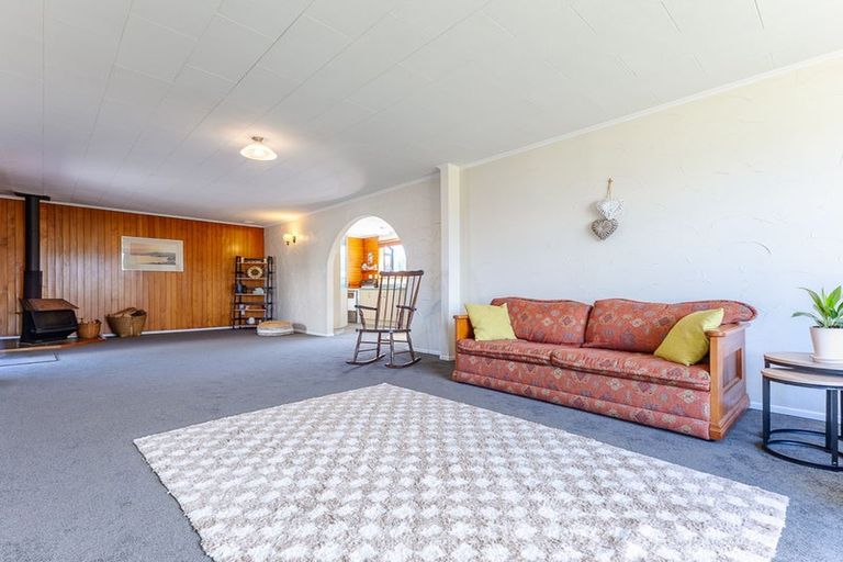 Photo of property in 11 Atua Street, Waikanae Beach, Waikanae, 5036