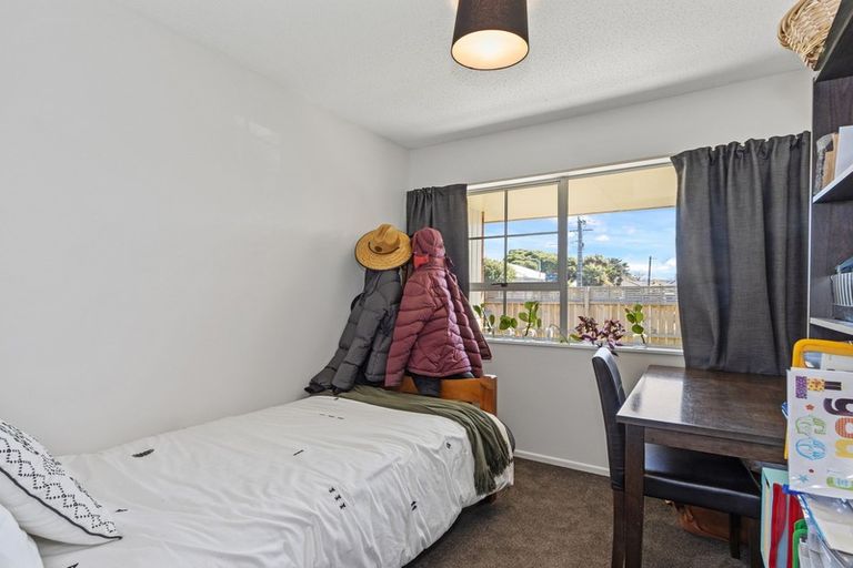 Photo of property in 24 Wades Avenue, Saint Martins, Christchurch, 8022