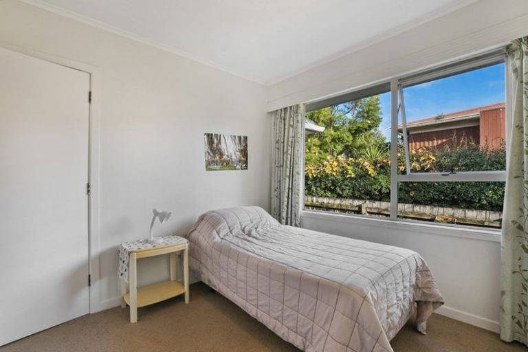 Photo of property in 27 Humphrey Kemp Avenue, Henderson, Auckland, 0612