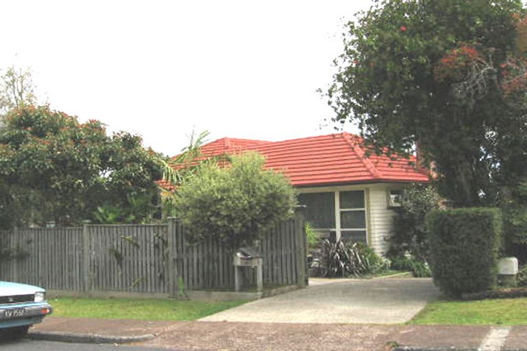 Photo of property in 8 Catalina Crescent, Forrest Hill, Auckland, 0620