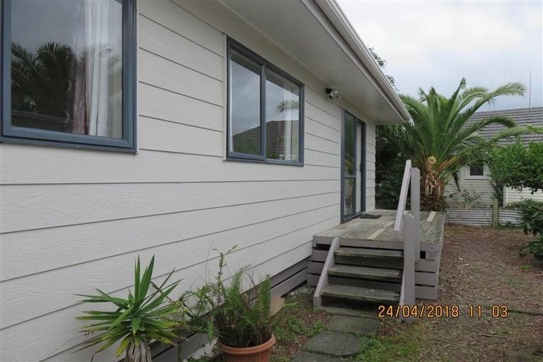 Photo of property in 36 Strid Road, Te Atatu South, Auckland, 0610