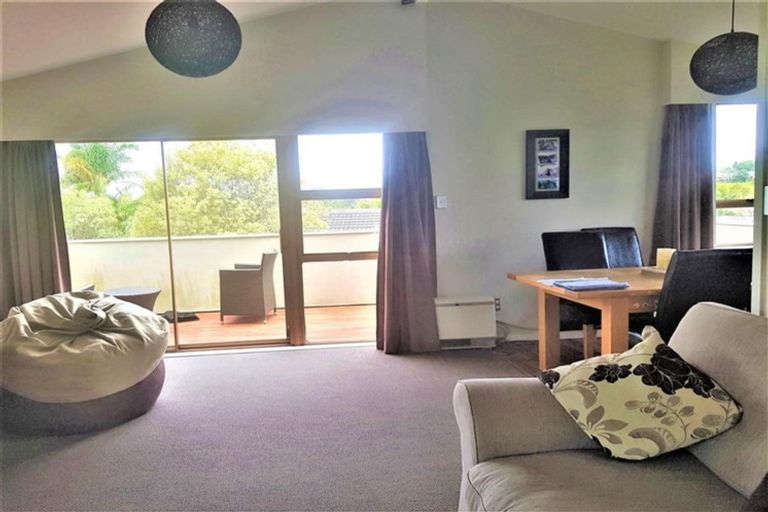 Photo of property in 4 Intrepid Place, Torbay, Auckland, 0630