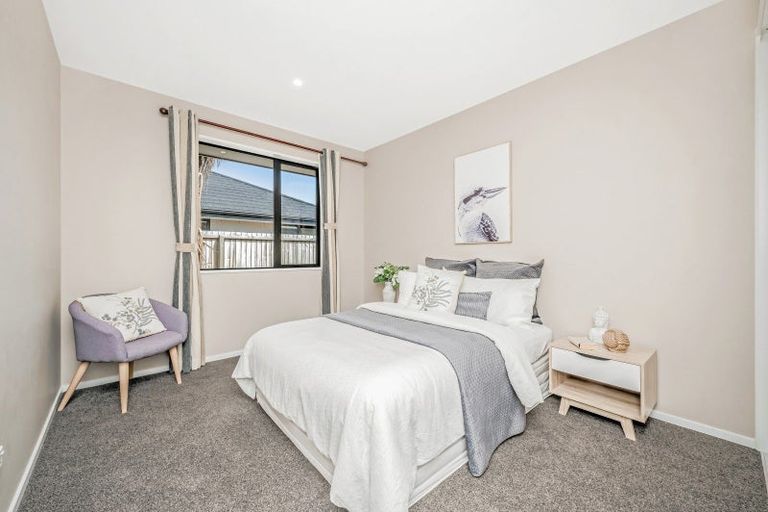 Photo of property in 17 Exeter Lane, Rolleston, 7614