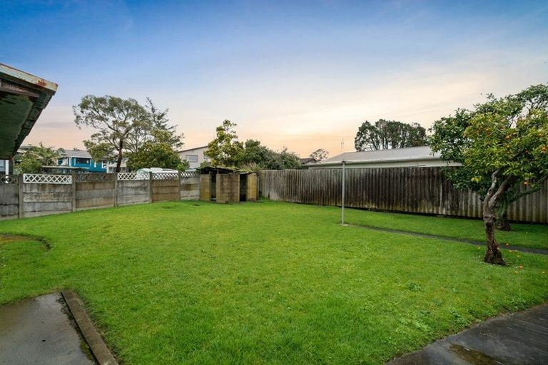 Photo of property in 14 Nicola Place, Mangere, Auckland, 2022