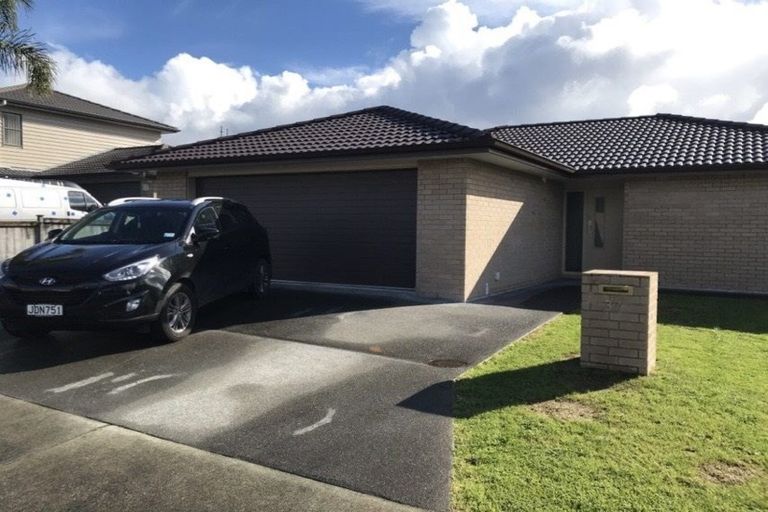 Photo of property in 37 Riverglade Parkway, Te Atatu South, Auckland, 0610