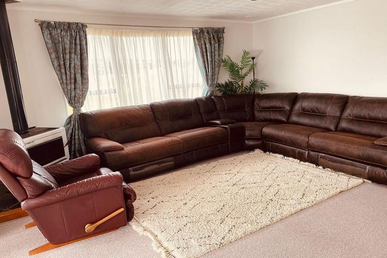 Photo of property in 11 Te Kiteroa Grove, Churton Park, Wellington, 6037