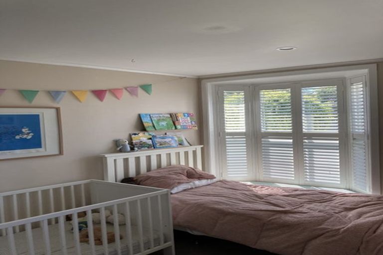 Photo of property in 20 Vincent Road, Northcote Point, Auckland, 0627