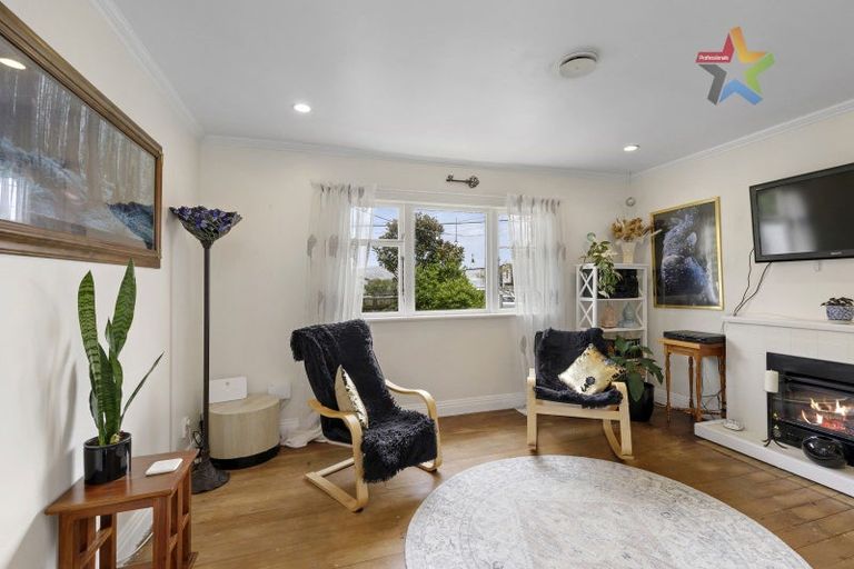 Photo of property in 39 Raukawa Street, Stokes Valley, Lower Hutt, 5019
