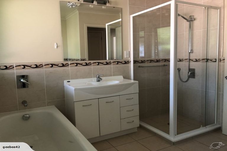 Photo of property in 28 Toomer Place, Beachlands, Auckland, 2018