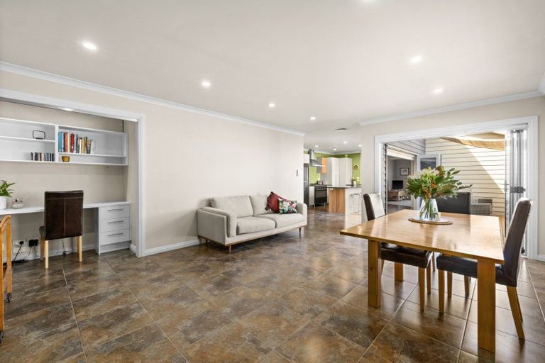 Photo of property in 101a Taradale Road, Onekawa, Napier, 4110