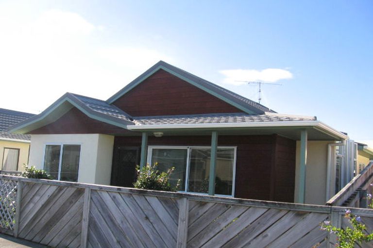 Photo of property in 30 Macalister Place, Miramar, Wellington, 6022