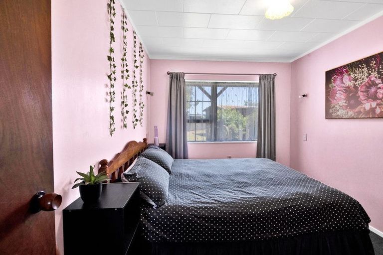 Photo of property in 38 Mcalpine Road, Hawera, 4672