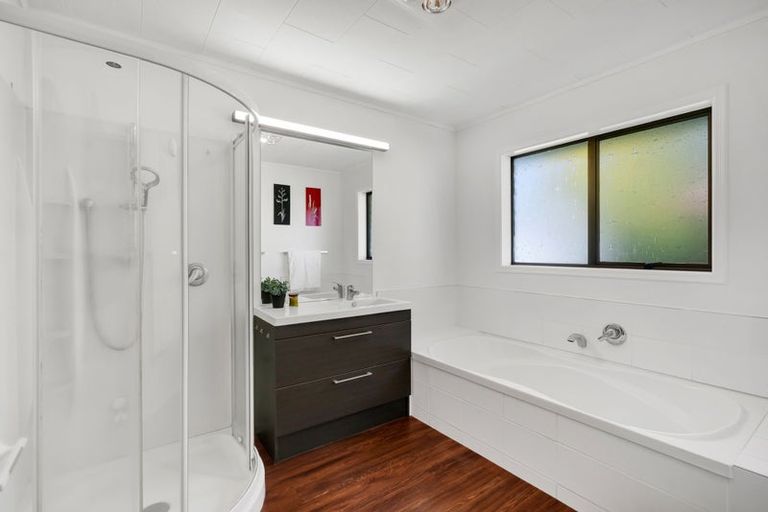 Photo of property in 323 Mangorei Road, Merrilands, New Plymouth, 4312