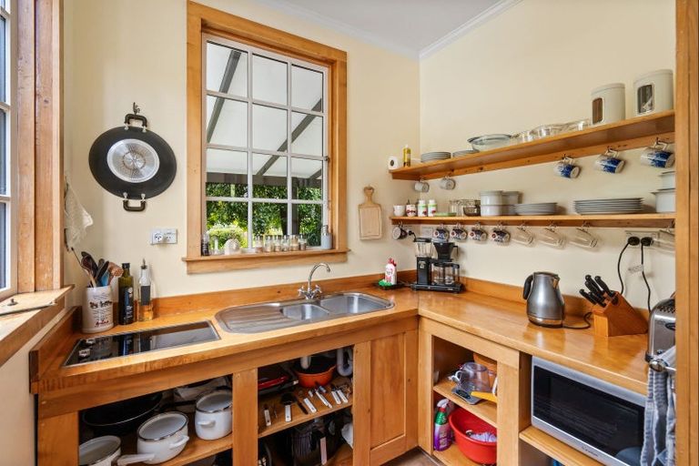 Photo of property in 5849 Christchurch Akaroa Road, Duvauchelle, Akaroa, 7582