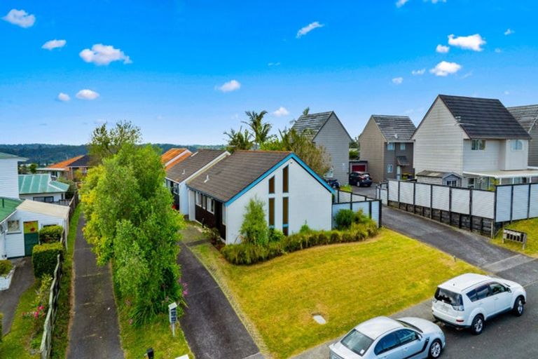 Photo of property in 1/1 Gatman Street, Birkdale, Auckland, 0626