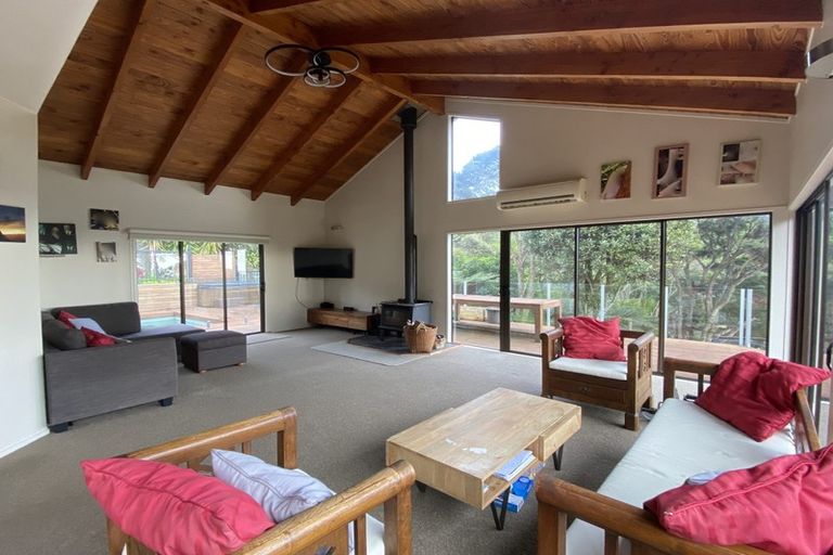 Photo of property in 285 Konini Road, Titirangi, Auckland, 0604