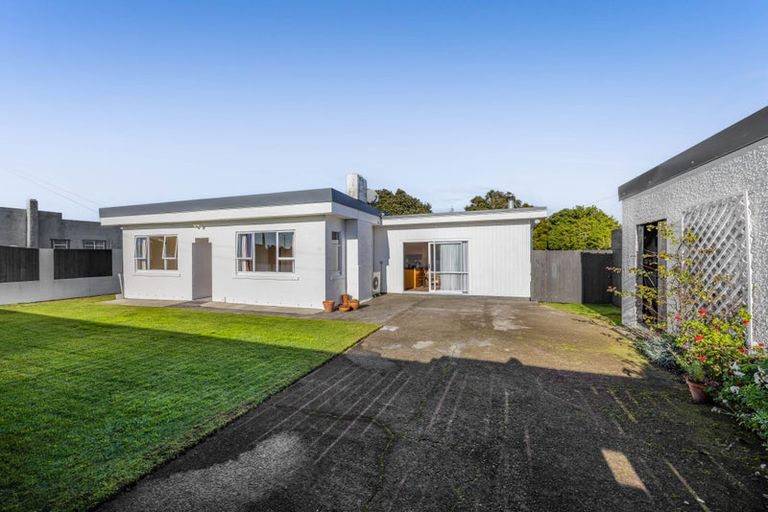Photo of property in 62 Gisborne Terrace, Opunake, 4616