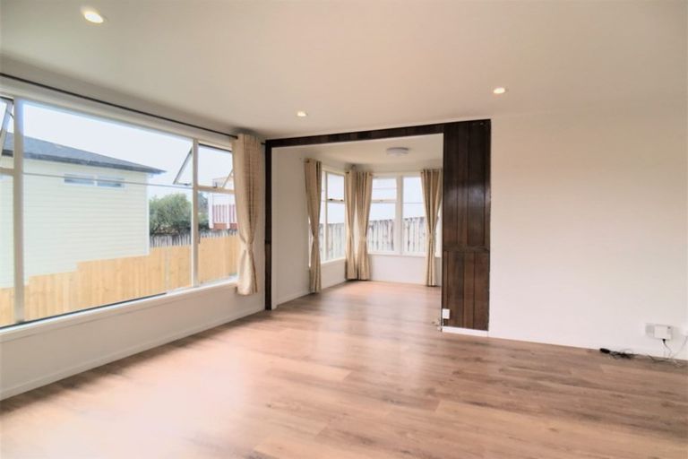 Photo of property in 8a Harrington Road, Henderson, Auckland, 0610