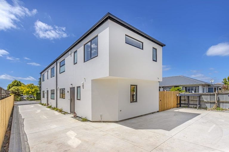 Photo of property in 2/77 Wainui Street, Riccarton, Christchurch, 8041