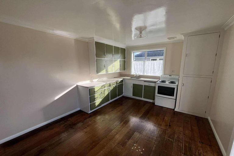 Photo of property in 3 Kauri Street, Levin, 5510