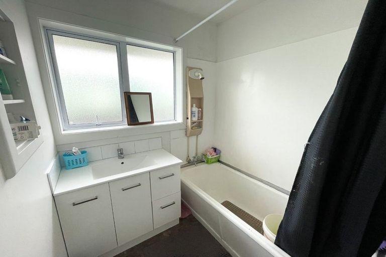 Photo of property in 84 Nortons Road, Avonhead, Christchurch, 8042