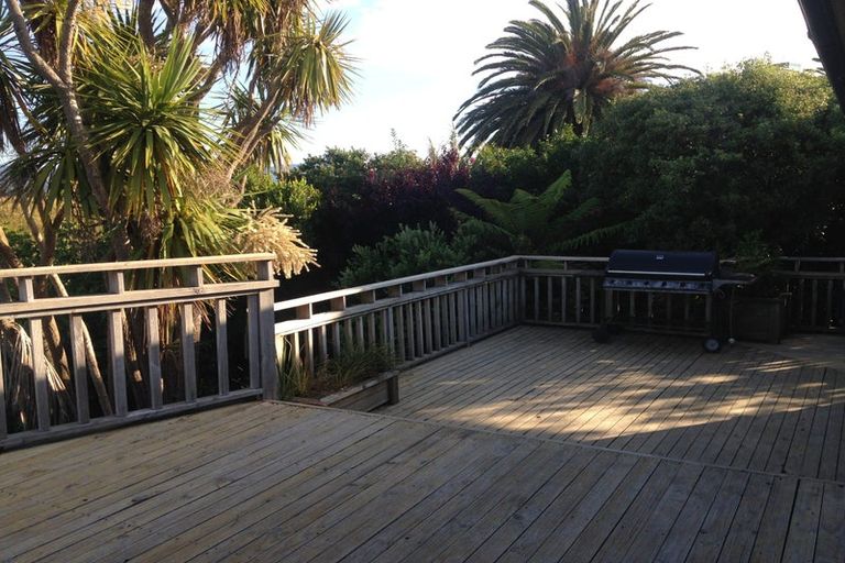 Photo of property in 24 Golf Road, Paraparaumu Beach, Paraparaumu, 5032