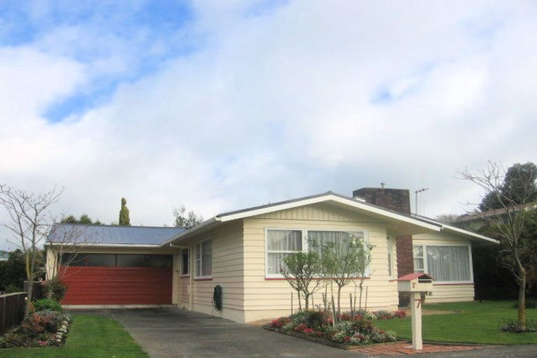 Photo of property in 7 Tabak Crescent, Takaro, Palmerston North, 4412