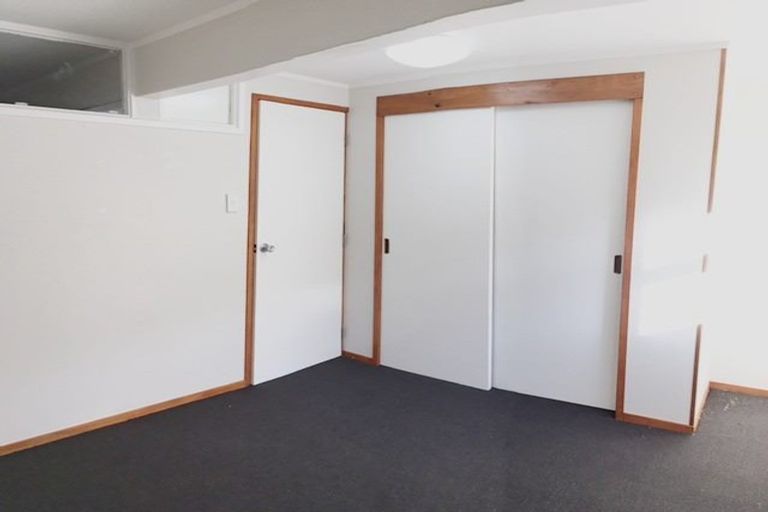 Photo of property in 6 Peach Road, Glenfield, Auckland, 0629