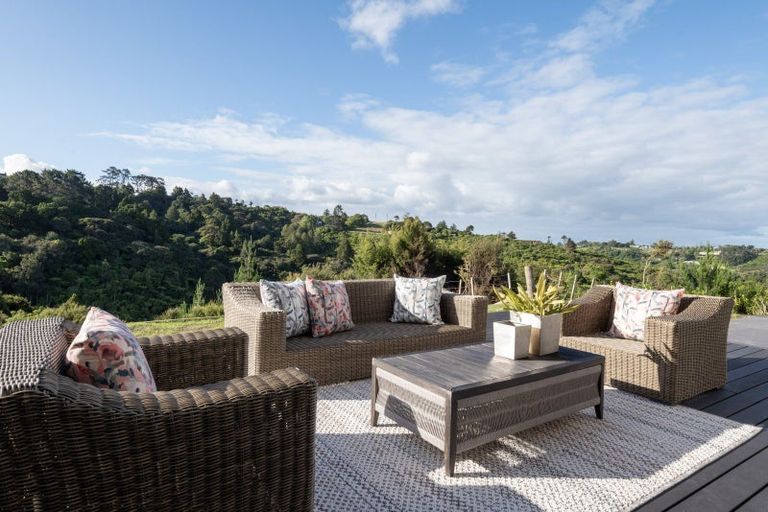 Photo of property in 83 Griggs Road, East Tamaki Heights, Auckland, 2016