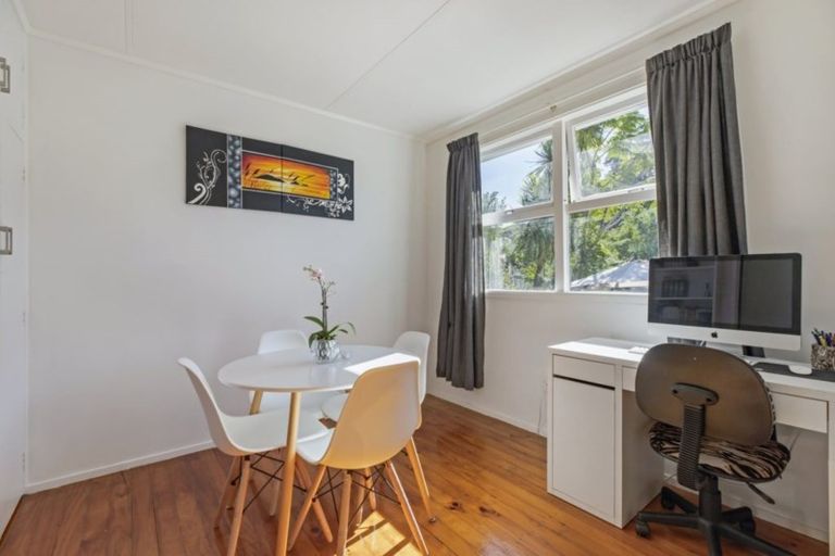 Photo of property in 615 Swanson Road, Swanson, Auckland, 0612