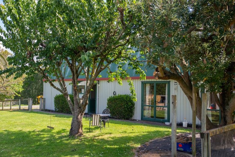 Photo of property in 42 Walker Road West, Aongatete, 3178