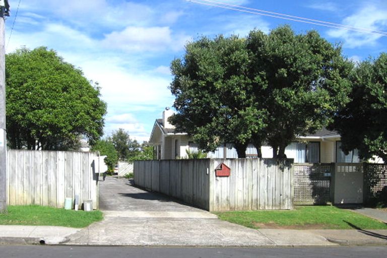 Photo of property in 2/9 Richard Avenue, Bucklands Beach, Auckland, 2014