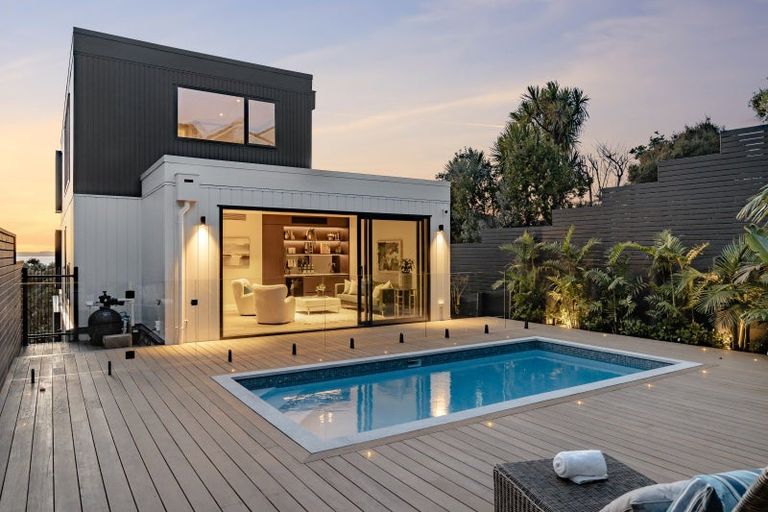 Photo of property in 52 Beach Road, Castor Bay, Auckland, 0620