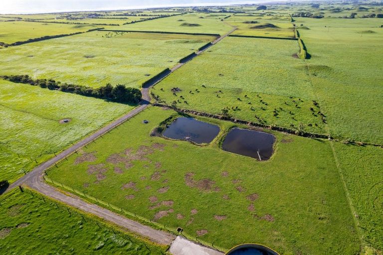 Photo of property in 306 Pungarehu Road, Pungarehu, 4685