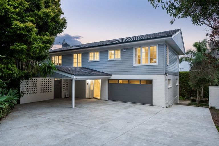 Photo of property in 107 East Coast Road, Castor Bay, Auckland, 0620