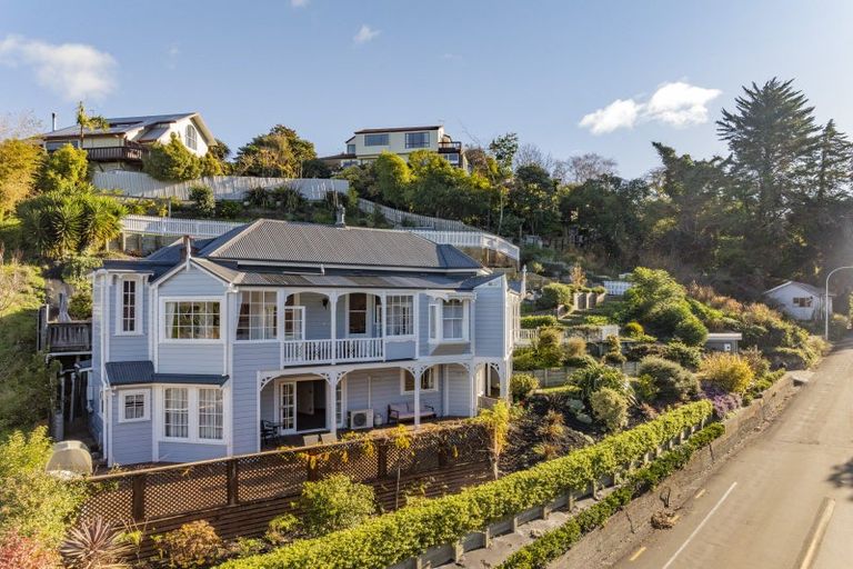 Photo of property in 32 Milton Road, Bluff Hill, Napier, 4110